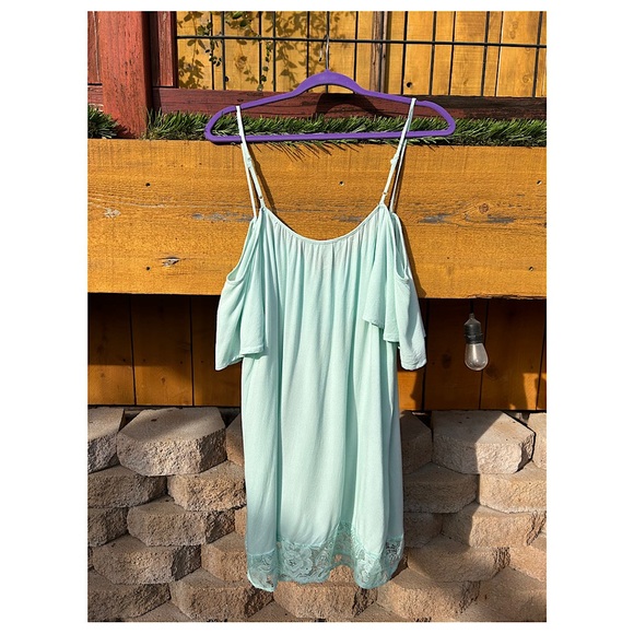 Sz L-Flying Tomato brand mint color cold shoulder dress w/lace accents & tie - Picture 4 of 8
